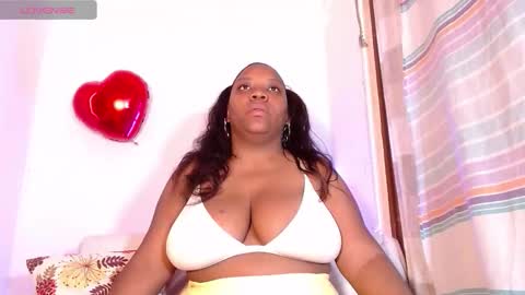 Snapshot of julieth_brown1 chatting on 18, 11, 2025 Julieth Brown online show from 18, 11, 2025