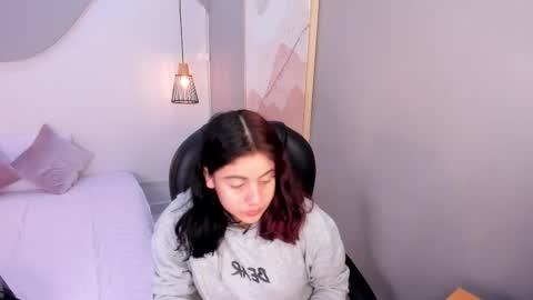 Julieth  online show from 1, 12, 2025