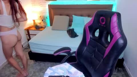 Snapshot of julieth_love_ chatting on 6, 10, 2025 Julieth online show from 6, 10, 2025