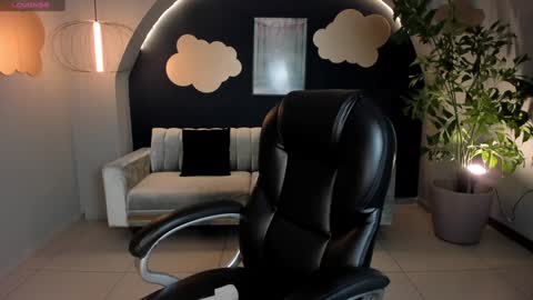 Snapshot of juliettabasset chatting on 2, 2, 2025 JULIETTA online show from 2, 2, 2025