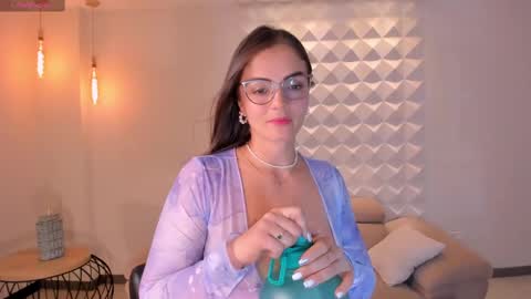 Snapshot of juliettabasset chatting on 28, 2, 2025 JULIETTA online show from 28, 2, 2025