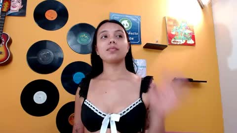 Snapshot of juliette18rose chatting on 17, 5, 2026 juliette18rose online show from 17, 5, 2026