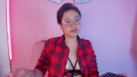 Snapshot of juliexxxtasy chatting on 5, 11, 2025 Julieta online show from 5, 11, 2025
