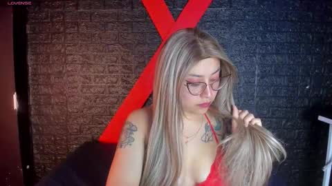 Snapshot of juliexxxtasy chatting on 27, 11, 2025 Julieta online show from 27, 11, 2025