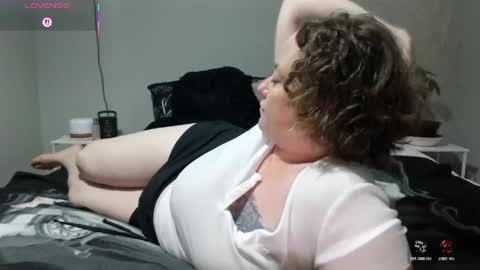 Snapshot of julimonroe chatting on 6, 5, 2026 Juli Monroe online show from 6, 5, 2026