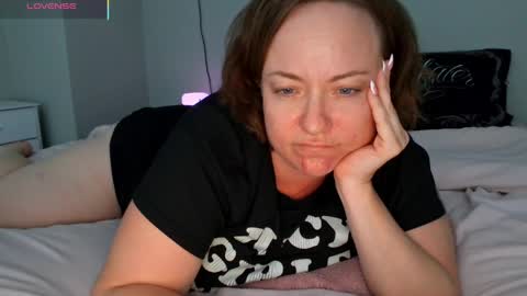 Snapshot of julimonroe chatting on 4, 6, 2026 Juli Monroe online show from 4, 6, 2026