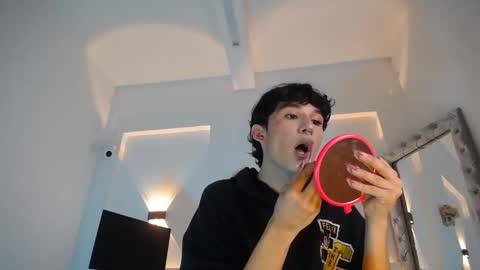 jullian online show from 8, 4, 2026