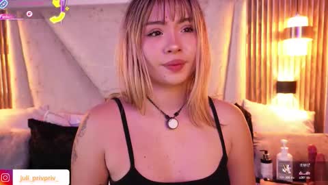 jullianapriv_ online show from 19, 3, 2026