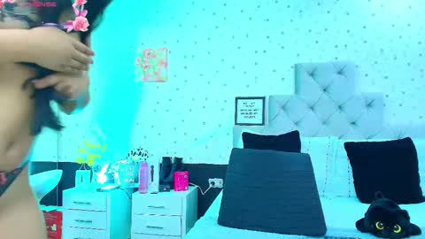 Julieta Reyes   online show from 9, 3, 2026