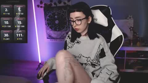 Baroness Von Cringe online show from 5, 3, 2025