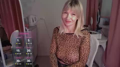 Snapshot of julvilnet chatting on 4, 12, 2024 Julia online show from 4, 12, 2024