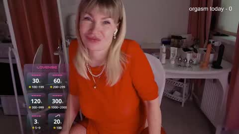 Snapshot of julvilnet chatting on 7, 3, 2025 Julia online show from 7, 3, 2025