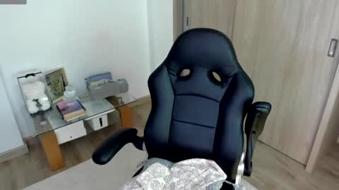 july_correa online show from 9, 9, 2025