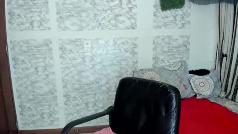 Snapshot of julybravo chatting on 4, 6, 2026 juliana online show from 4, 6, 2026