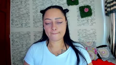 Snapshot of julybravo chatting on 7, 6, 2026 juliana online show from 7, 6, 2026