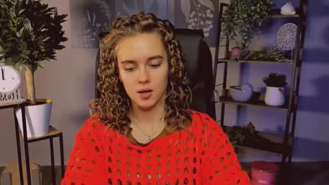 Snapshot of junewoods chatting on 21, 11, 2025 junewoods online show from 21, 11, 2025