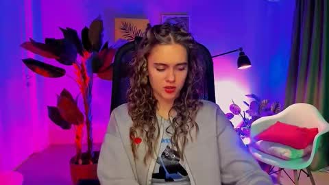 Snapshot of junewoods chatting on 22, 11, 2025 junewoods online show from 22, 11, 2025