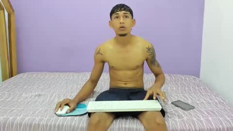 Snapshot of junior_bigcock3 chatting on 21, 1, 2025 junior_bigcock3 online show from 21, 1, 2025