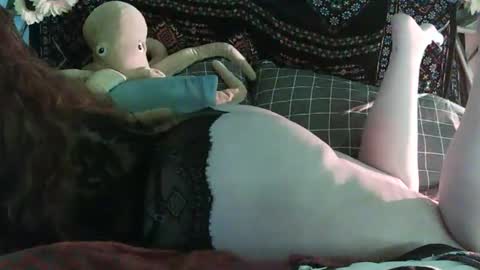 Juniper Darling  online show from 17, 4, 2026