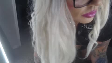 Justagirlboy online show from 27, 3, 2026