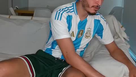 Snapshot of justatall_guy chatting on 16, 12, 2025 JustAtall Guy online show from 16, 12, 2025