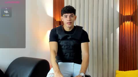 Snapshot of justin_mack_ chatting on 31, 10, 2025 Justin online show from 31, 10, 2025