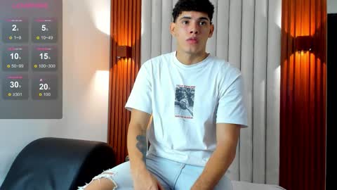 Snapshot of justin_mack_ chatting on 8, 11, 2025 Justin online show from 8, 11, 2025