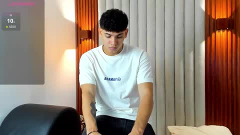 Snapshot of justin_mack_ chatting on 11, 11, 2025 Justin online show from 11, 11, 2025