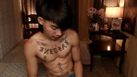 justine_hunk online show from 3, 1, 2025