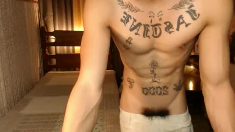 justine_hunk online show from 7, 3, 2025