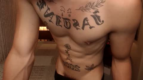justine_hunk online show from 30, 4, 2026