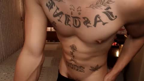 justine_hunk online show from 1, 5, 2026