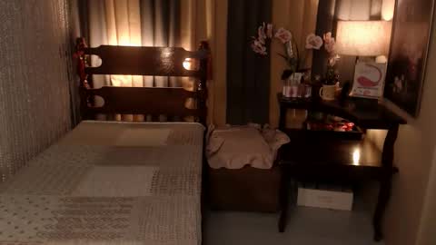 justine_hunk online show from 5, 5, 2026