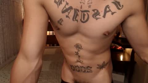 justine_hunk online show from 13, 5, 2026
