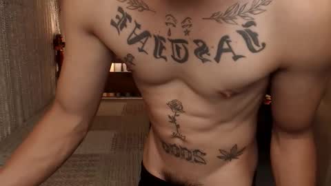 justine_hunk online show from 23, 5, 2026