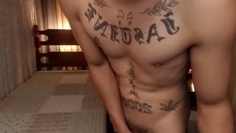 justine_hunk online show from 11, 6, 2026