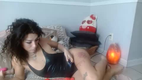 Snapshot of justjezzebel chatting on 1, 10, 2025 JustJezzebel online show from 1, 10, 2025