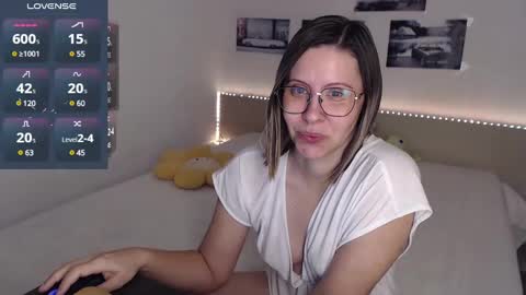 Julie online show from 4, 12, 2024