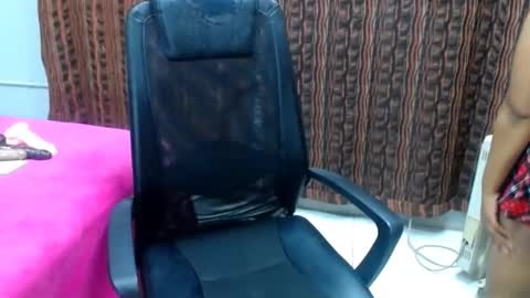 jusybee online show from 15, 4, 2026