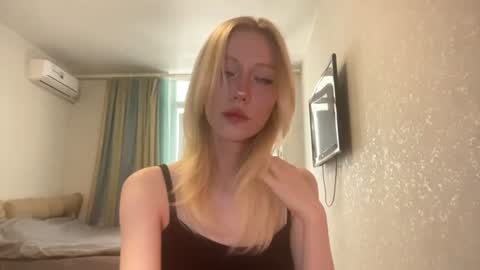 Mia 1st day here online show from 11, 7, 2026