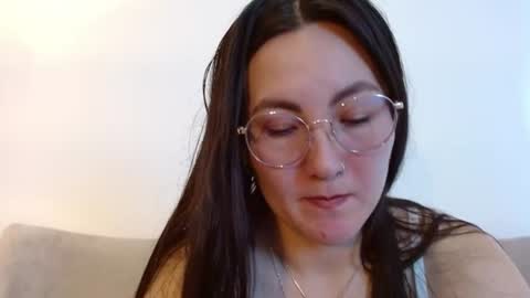 ChloeIndependient model online show from 16, 7, 2026