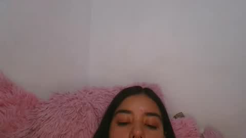 KAHELIINDEPENDENT MODEL online show from 20, 12, 2024