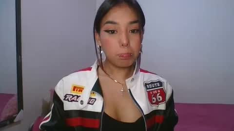 KAHELIINDEPENDENT MODEL online show from 15, 1, 2025