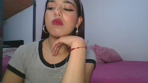 KAHELIINDEPENDENT MODEL online show from 23, 1, 2025