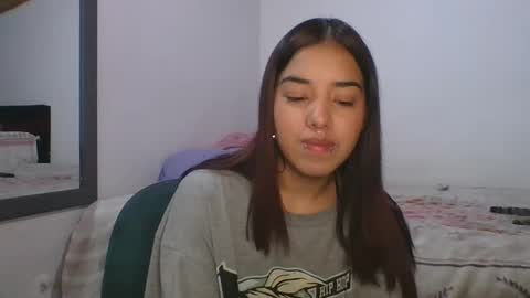 KAHELIINDEPENDENT MODEL online show from 27, 2, 2025