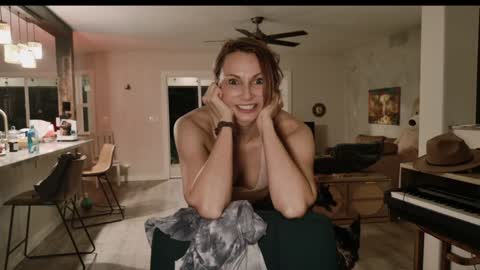 Kailee Smile online show from 18, 12, 2025