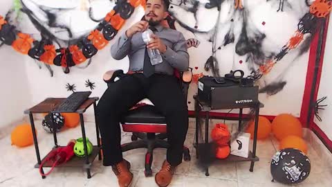 Snapshot of kalethbigdick88 chatting on 28, 10, 2025 Kaleth online show from 28, 10, 2025