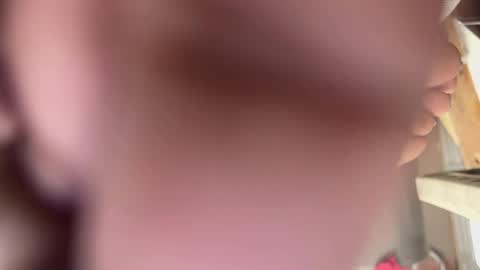 Snapshot of kamikazeozzy_juicylucee chatting on 14, 5, 2026 kamikazeozzy_juicylucee online show from 14, 5, 2026