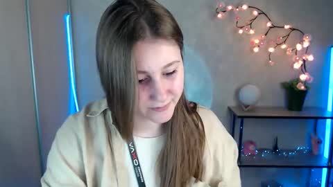 kamilla_love_ online show from 20, 5, 2026