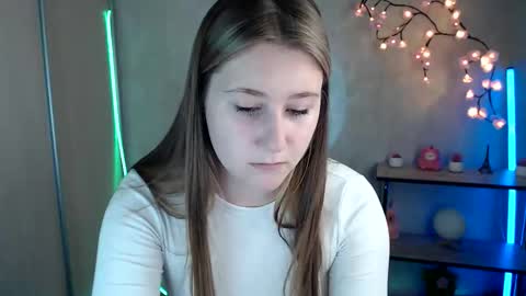 kamilla_love_ online show from 8, 6, 2026